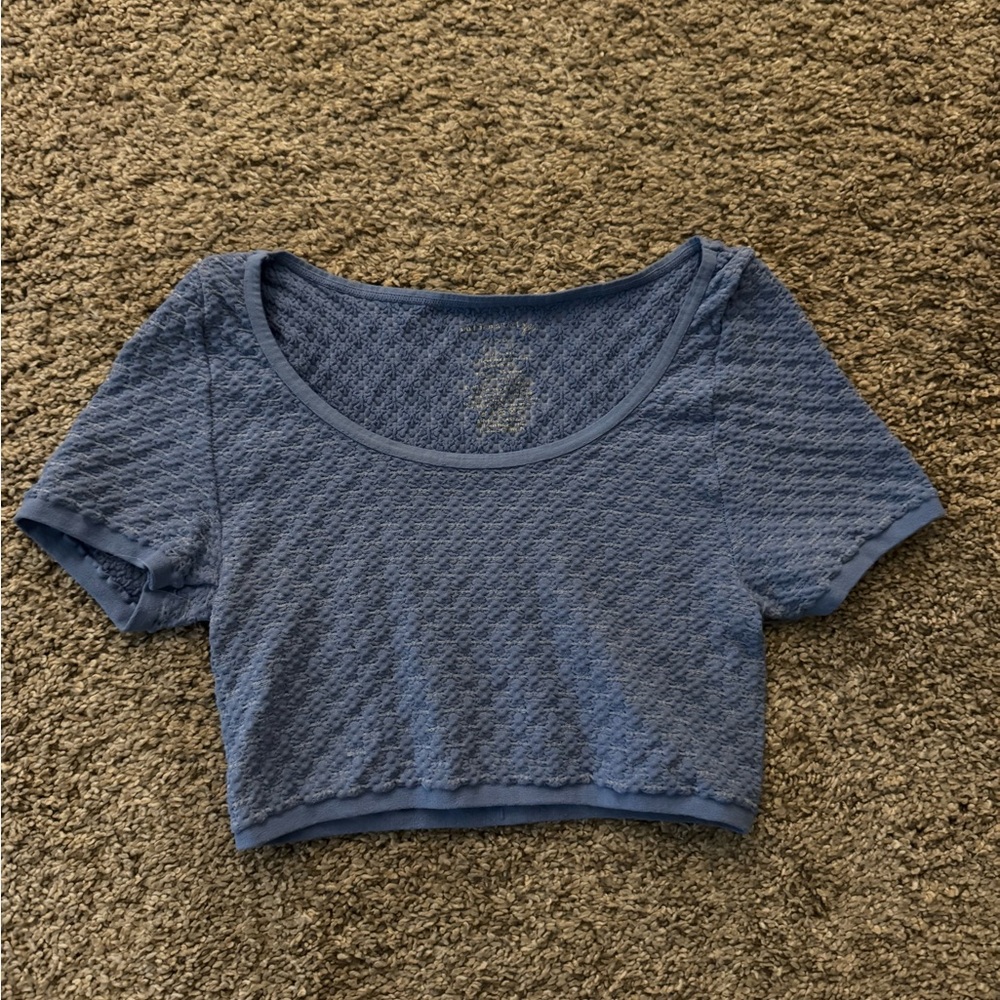 Elegant Blue Textured Crop Top
